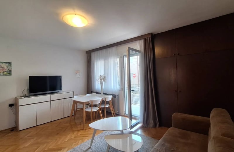 Alquiler de un acogedor apartamento de 2 habitaciones, 46 m², Voždovac, Belgrado, Serbia